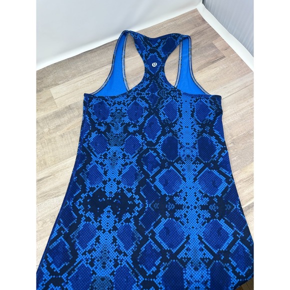 Lululemon Cool Racerback Sapphire Blue Snake Tank Top Womens Size ? - Picture 2 of 6